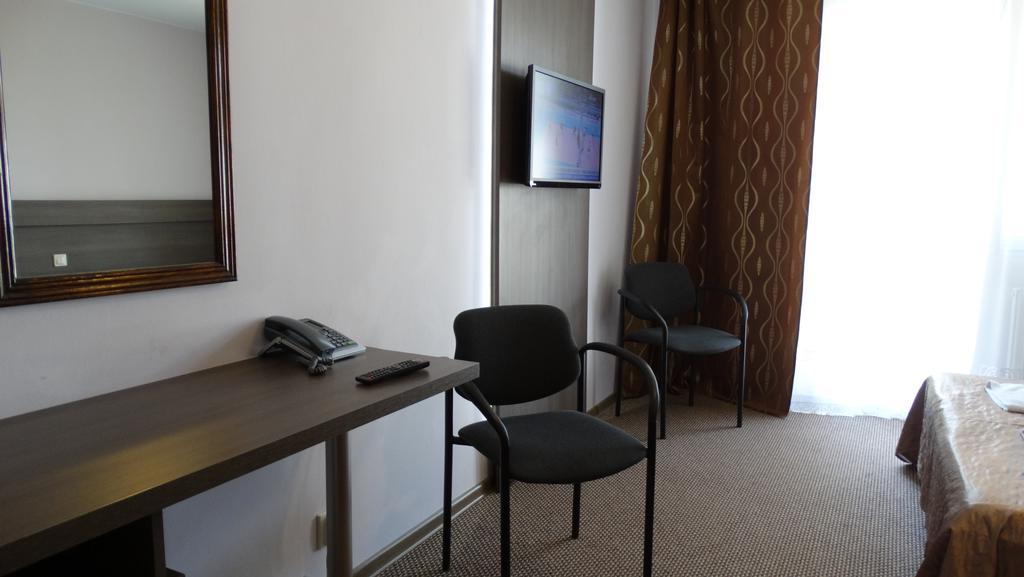 Hotel Junior Zamość 部屋 写真
