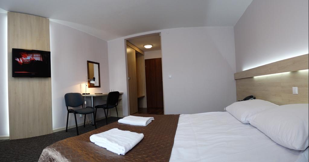 Hotel Junior Zamość 部屋 写真