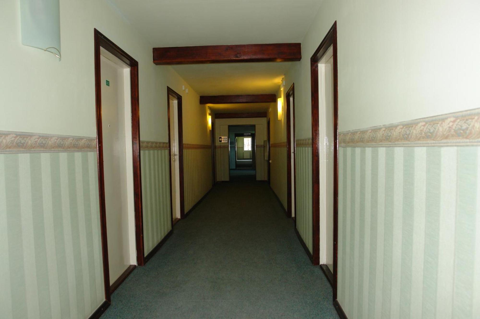 Hotel Junior Zamość エクステリア 写真